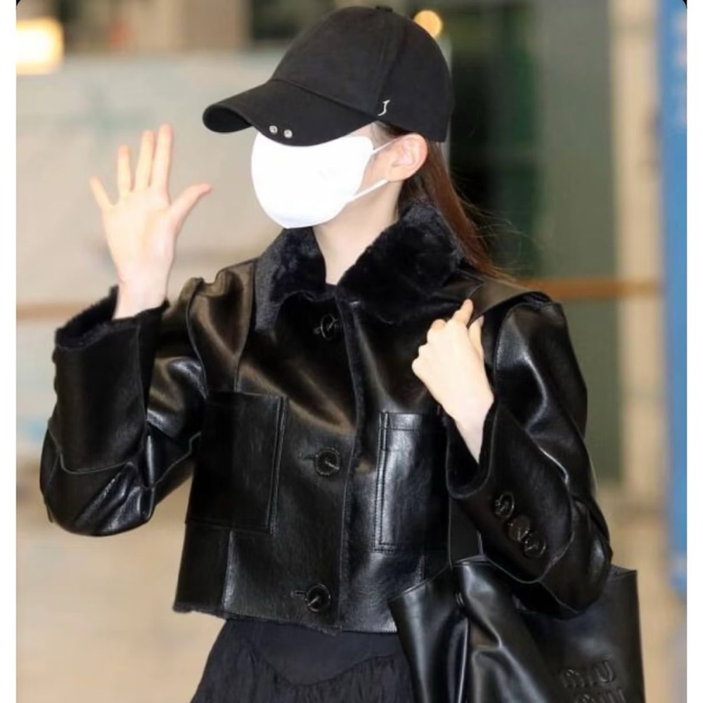 IVE Wonyoung Same Black Cropped Leather Jacket with Fluffy Collar